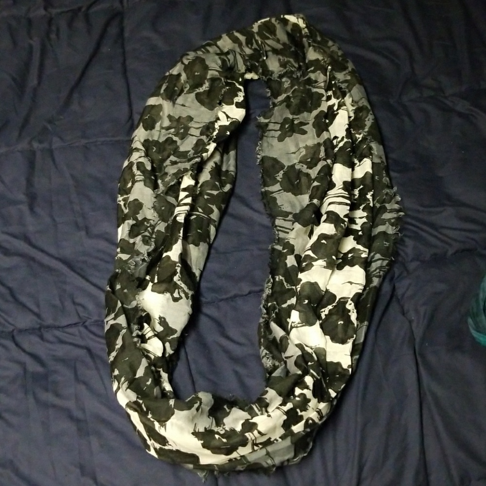 Infinity scarf